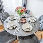 Apartman Nekazanka By Interhome Prága