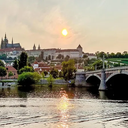 アパート Nekazanka By Interhome