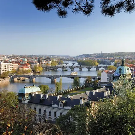 アパート Nekazanka By Interhome